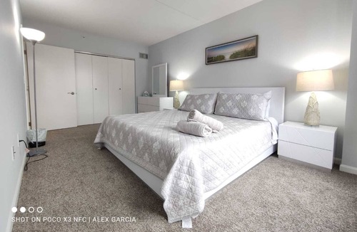 Edgewater Apartment | 2 br Very nice view on edgewater nj near the river