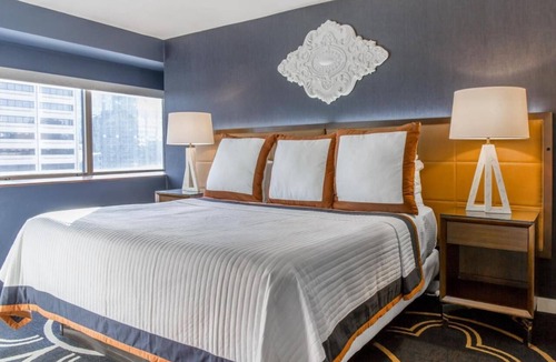 Streeterville House | 2 Connecting Suites at a 4.5⭐️ Hotel