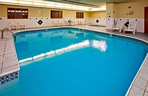 Galesburg Hotel | 2-Star Hotel ∙ AmericInn by Wyndham, Galesburg, IL