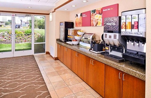 Mount Vernon Hotel | 2-Star Hotel ∙ Comfort Suites Mount Vernon
