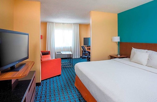 Peru Hotel | 2-Star Hotel ∙ Fairfield Inn & Suites Peru