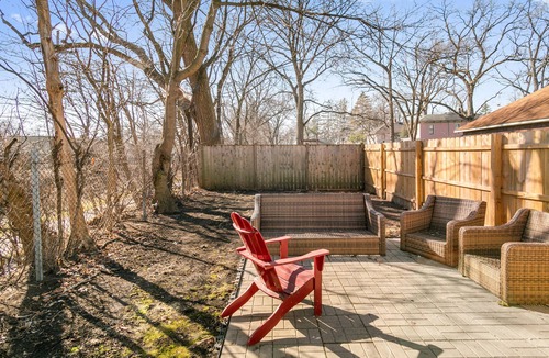 Libertyville Apartment | 2- Story Entire Private Place