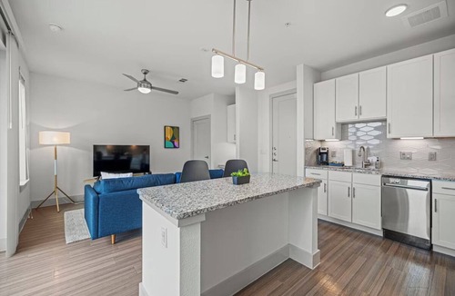 Waller Creek District Hotel | 2 Units | Downtown Austin Gem w/Kitchen | Ideal for Business & Extended Stay