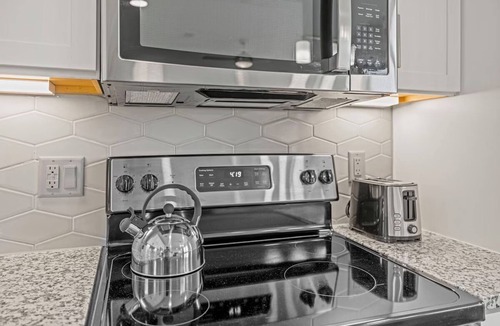 Waller Creek District Hotel | 2 Units | Downtown Austin Gem w/Kitchen | Ideal for Business & Extended Stay
