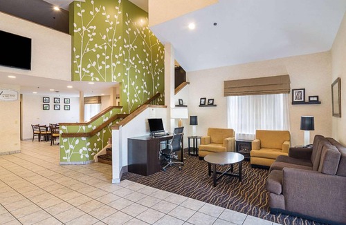 Lake Bluff Hotel | 225 m² Hotel ∙ 127 guests
