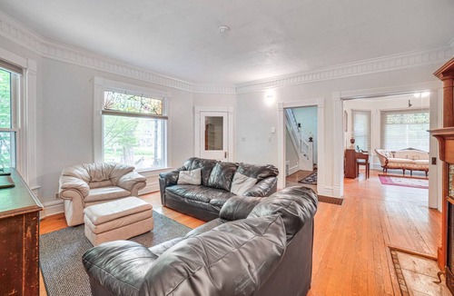 Champaign House | 228 m² House ∙ 5 bedrooms ∙ 10 guests