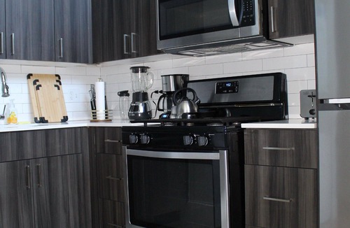 Rogers Park Apartment | 24/7 Rentals