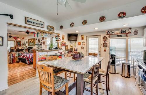 De Pue House | 25 Mi to Starved Rock State Park - DePue Retreat