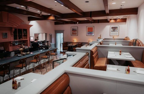 Near North Side Hotel | 250 m² Hotel ∙ 127 guests