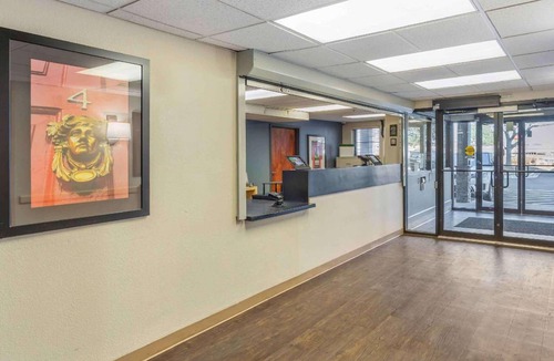 Downers Grove Hotel | 27 m² Hotel ∙ 127 guests