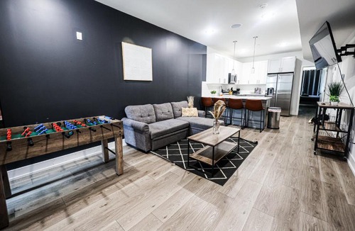North Philadelphia East Apartment | 2Bed2BathCentralSpaciousWIFITempleSleeps6