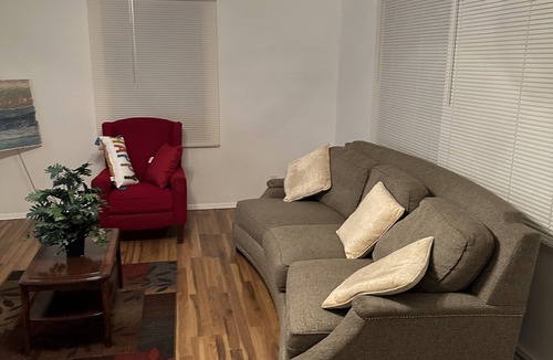 Peoria House | 2Bedroom Home away from home