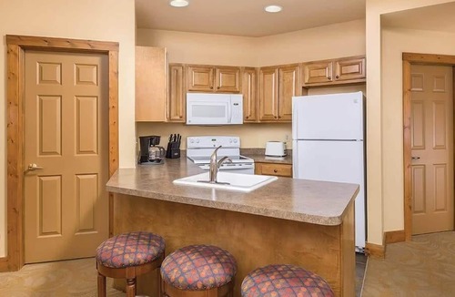 The Galena Territory Condo | 2br Condo Peaceful Vacation Galena!