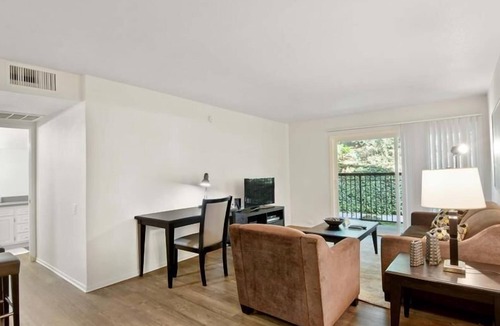 Bloomington Apartment | 2BR in Bloomington | Spacious | Pet-Friendly