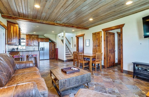 Cleburne House | 2BR Water View Home w/Balcony, Fireplace & AC