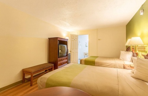 Edgewood Hotel | 3 Affordable Edgewood Rooms w/Easy I-95 Access