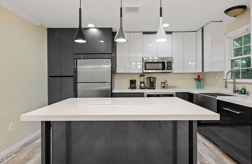 Herndon Apartment | 3 Bd 2 1/2 bath Chic Large.30mto DC, 12min to IDA
