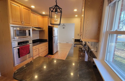 Skokie House | 3 Bedroom, 1.5 Bath in The Heart Of Skokie, 4 Seasons Porch and Pet-Friendly