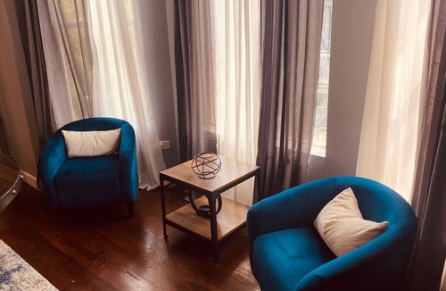 South Shore Apartment | 3 Bedroom 2 Bath beauty located steps away from Rainbow Beach, Metra stop, CTA.