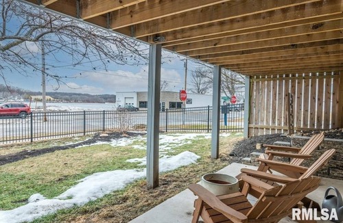 Port Byron House | 3 bedroom 2 bath home with beautiful river views and wrap around deck