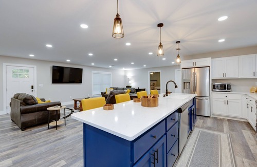 Vienna House | 3 bedroom 2 bathroom home on 14 acres in a peaceful, relaxing setting.nnn