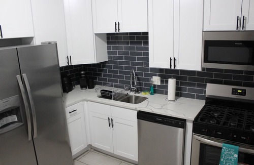 Greater Grand Crossing Apartment | 3 bedroom apartment easily 15 mins from downtown 10 mins from Chicago’s beach!