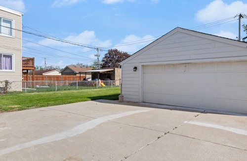Westchester House | 3-bedroom building in lovely Westchester with AC, WiFi. Enjoy your stay