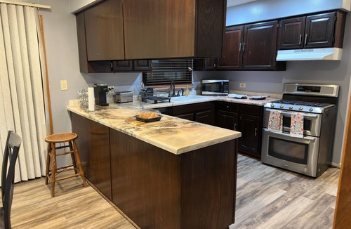La Grange Apartment | 3 bedroom Condo on Lagrange