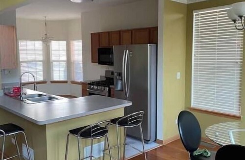 Romeoville House | 3-bedroom gorgeous townhome in fabulous Romeoville
