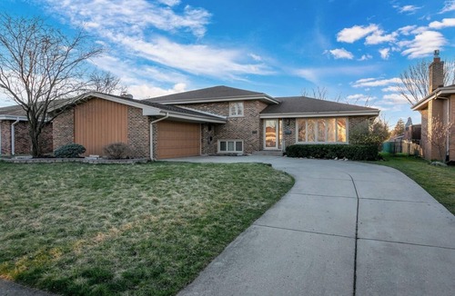 Addison House | 3-bedroom house in awesome Addison with WiFi, AC. Enjoy your stay