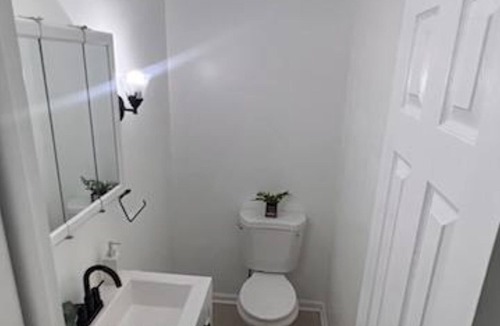 Ashburn House | 3-bedroom house in wonderful Chicago, near Evergreen Park-87th and California