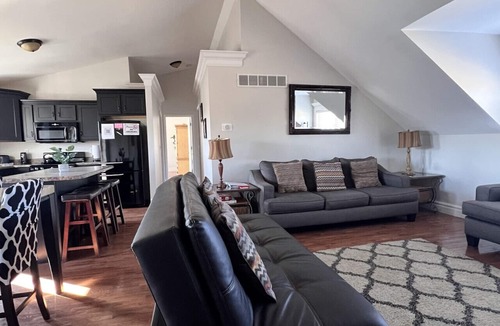 Collinsville Apartment | 3 Bedroom Loft overlooking water