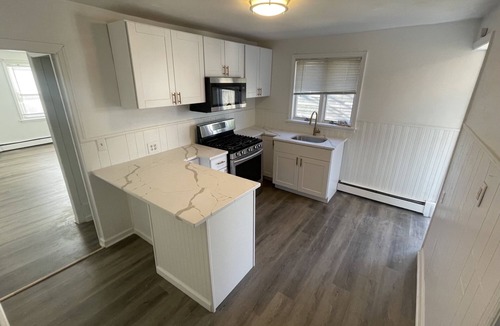 Lake Como House | 3 Blocks From The Beach Just Renovated 3 Bdrm Plus Den