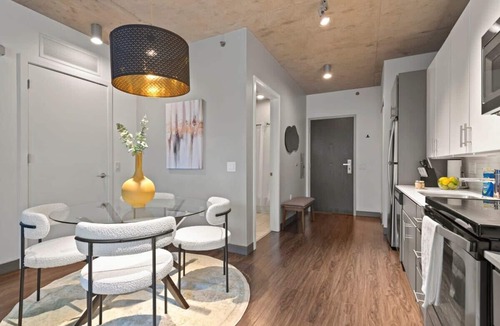 Downtown Chicago Apartment | 3 Central Apartments Ideal for Groups