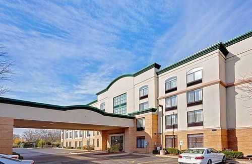 Arlington Heights Hotel | 3-Star Hotel ∙ Wingate by Wyndham - Arlington Heights