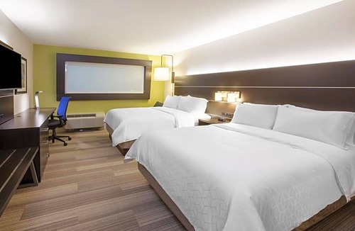 Prospect Heights Hotel | 3-Star Hotel ∙ Holiday Inn Express & Suites - Prospect Heights, an IHG Hotel