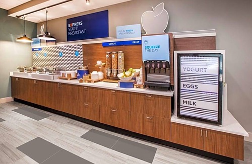 Prospect Heights Hotel | 3-Star Hotel ∙ Holiday Inn Express & Suites - Prospect Heights, an IHG Hotel
