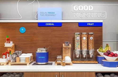 Prospect Heights Hotel | 3-Star Hotel ∙ Holiday Inn Express & Suites - Prospect Heights, an IHG Hotel
