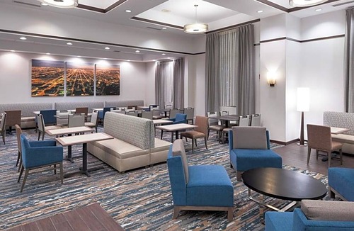Skokie Hotel | 3-Star Hotel ∙ Hampton Inn & Suites Chicago North Shore