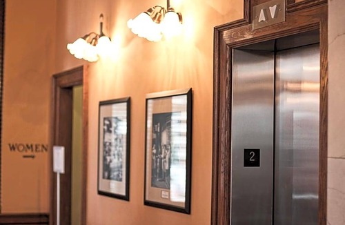 Joliet Hotel | 3-Star Hotel ∙ Holiday Inn Hotel & Suites - Joliet Southwest, an IHG Hotel