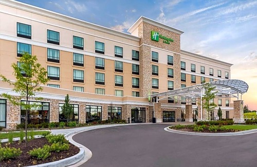 Joliet Hotel | 3-Star Hotel ∙ Holiday Inn Hotel & Suites - Joliet Southwest, an IHG Hotel