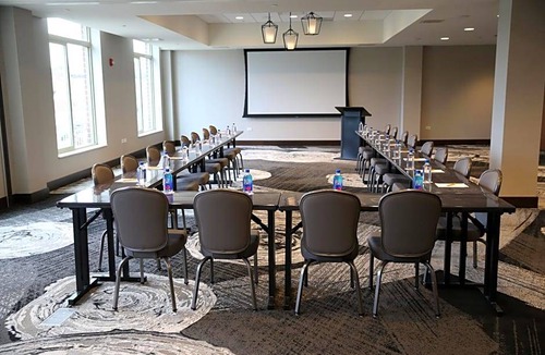 Naperville Hotel | 3-Star Hotel ∙ Hotel Indigo Naperville Riverwalk, an IHG Hotel