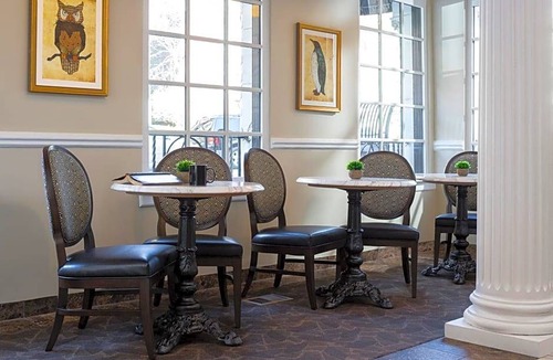 Lake View East Hotel | 3-Star Hotel ∙ The Willows Hotel