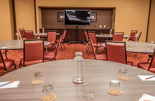 Streeterville Hotel | 3-Star Hotel ∙ Courtyard Chicago Downtown/Magnificent Mile