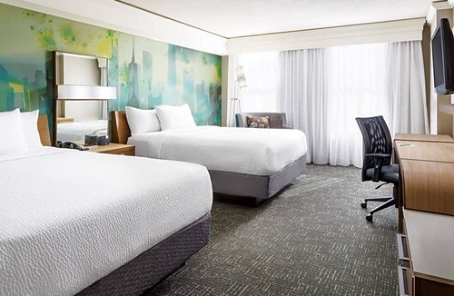 Streeterville Hotel | 3-Star Hotel ∙ Courtyard Chicago Downtown/Magnificent Mile