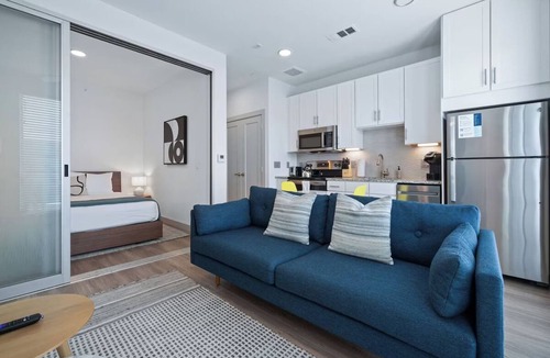 Waller Creek District Hotel | 3 Units | Perfect Studio for Capitol Tours & SoCo Strolls in Central Austin