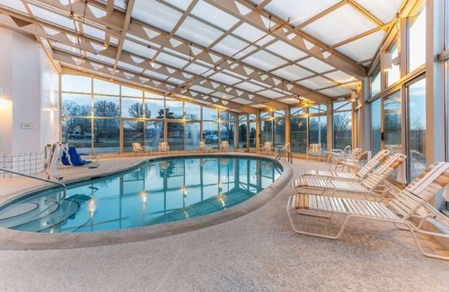 Gurnee Hotel | 30 m² Hotel ∙ 127 guests
