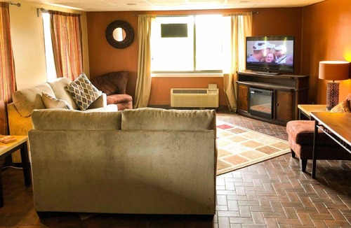 Dixon Hotel | 30 m² Hotel ∙ 127 guests