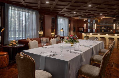 Oak Brook Hotel | 33 m² Hotel ∙ 127 guests