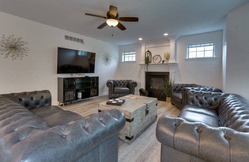Orange Prairie House | 334 m² House ∙ 5 bedrooms ∙ 10 guests